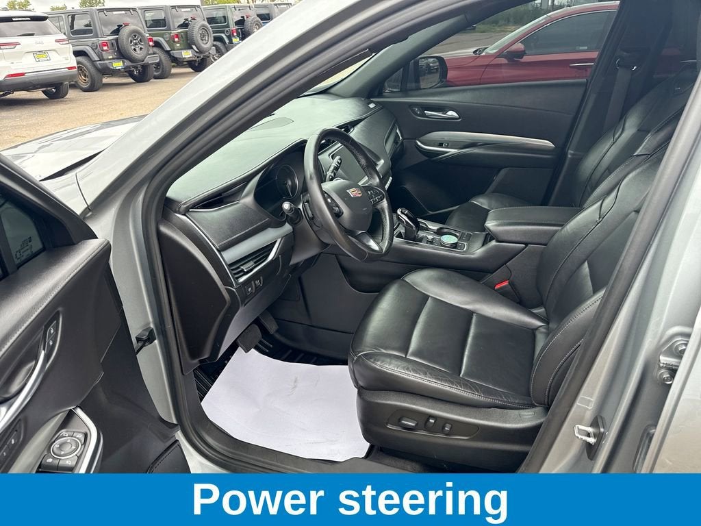 2023 Cadillac XT4 Premium Luxury