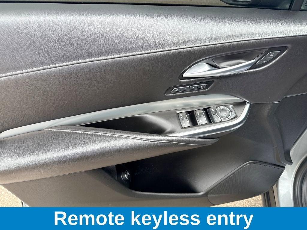 2023 Cadillac XT4 Premium Luxury