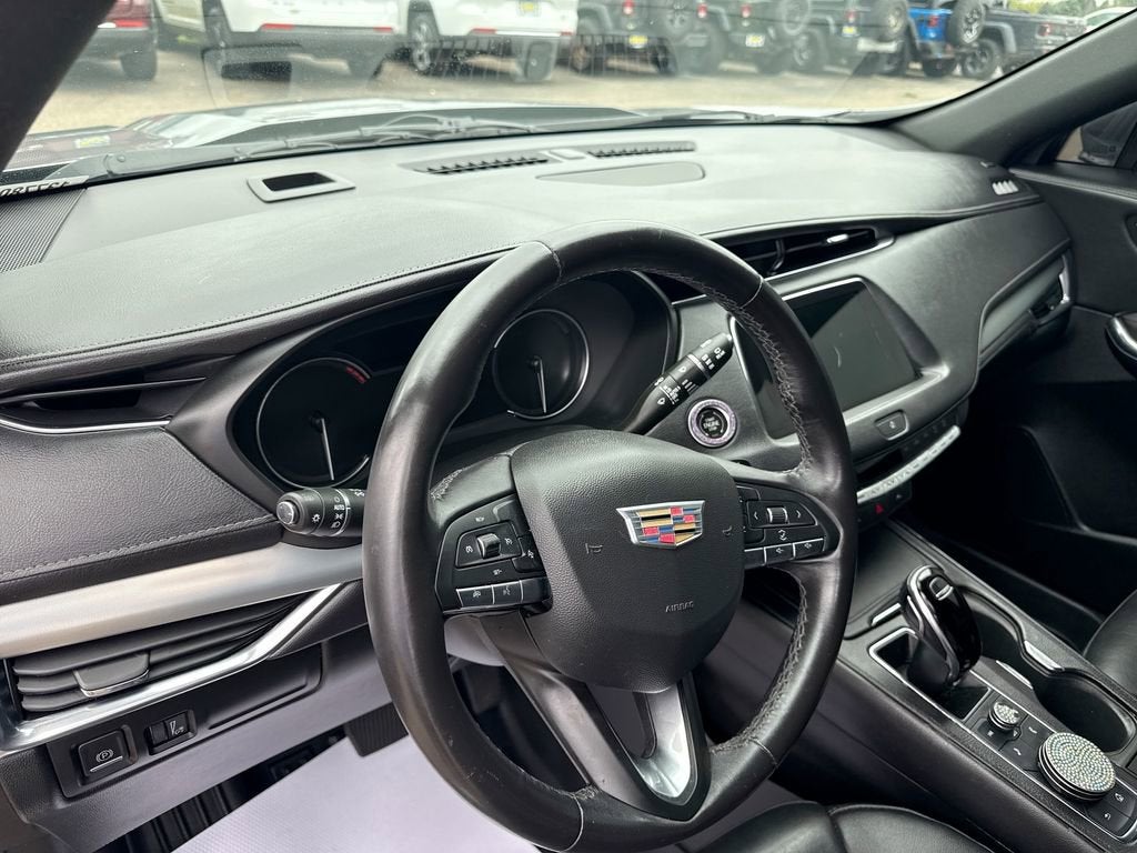 2023 Cadillac XT4 Premium Luxury