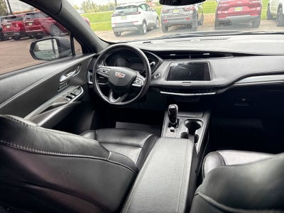 2023 Cadillac XT4 Premium Luxury