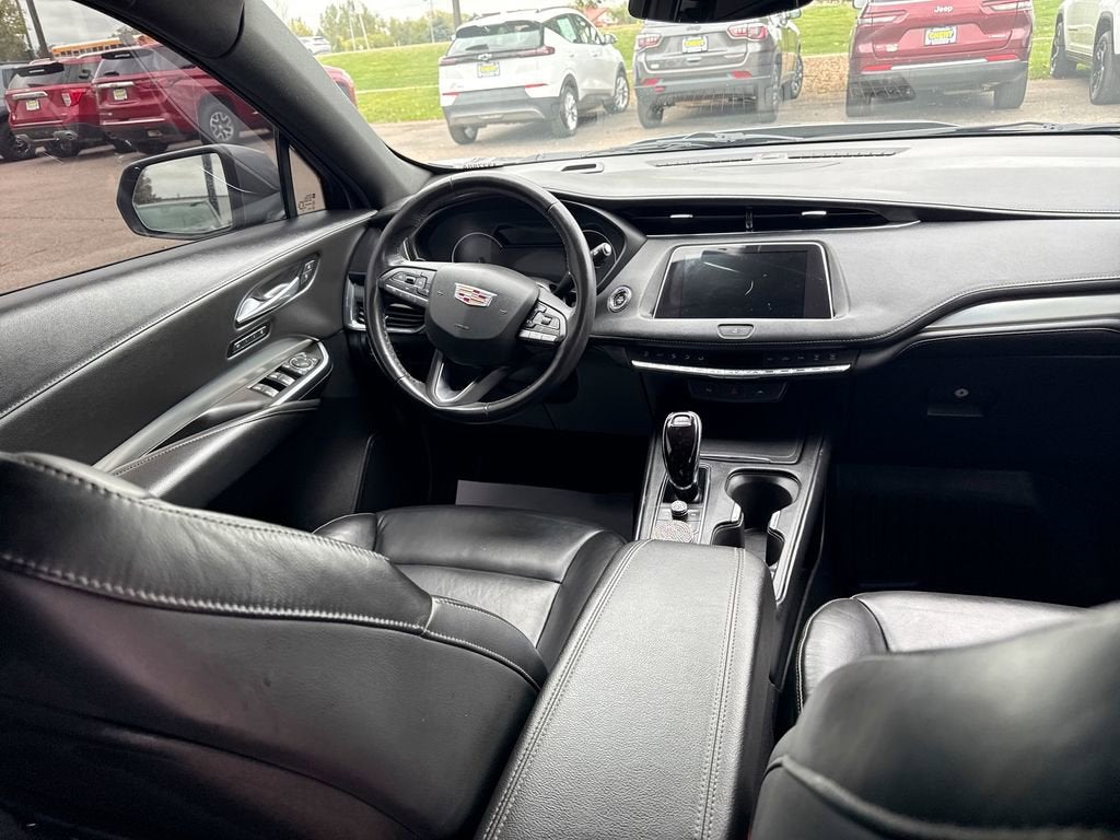 2023 Cadillac XT4 Premium Luxury
