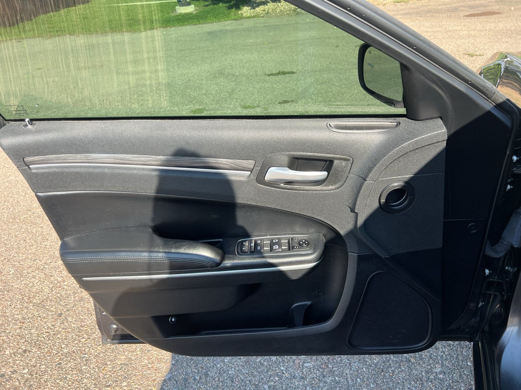 2020 Chrysler 300 Touring