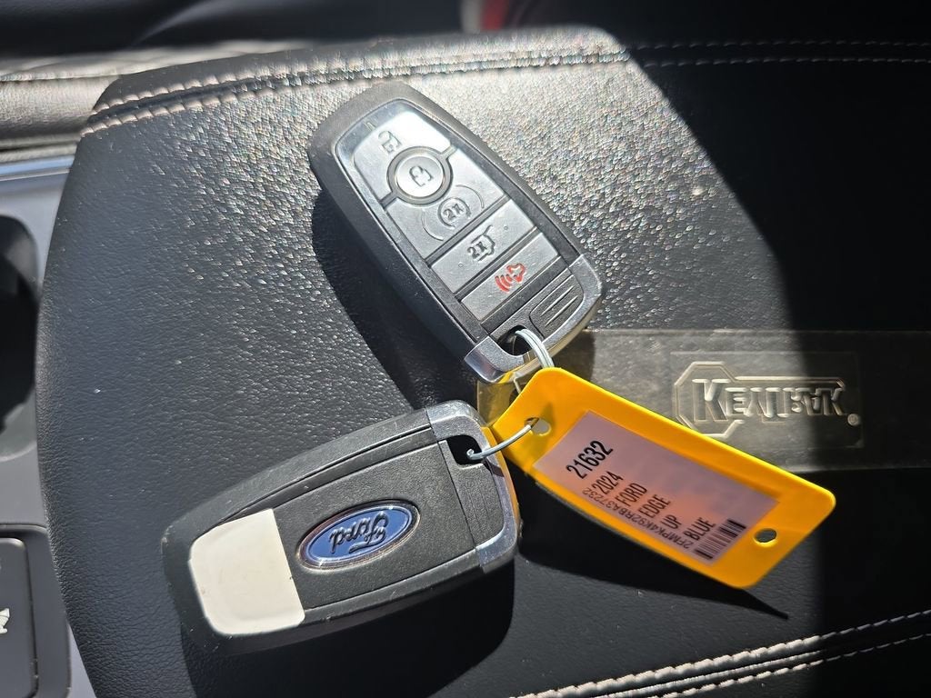 2024 Ford Edge Titanium