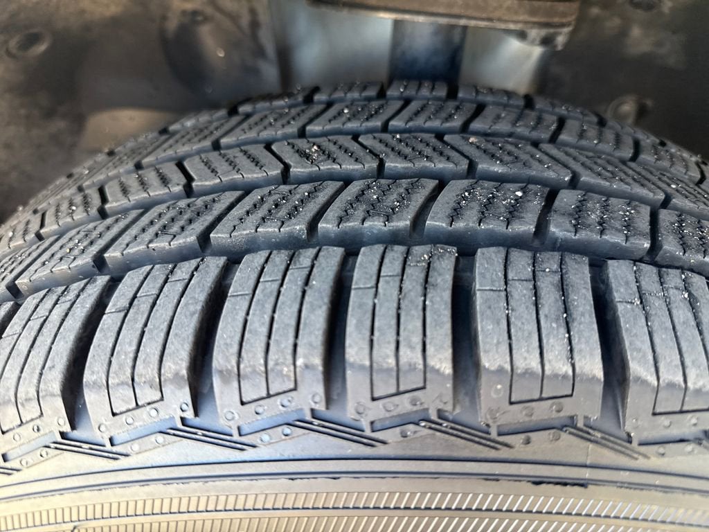 2012 Lincoln MKX Base