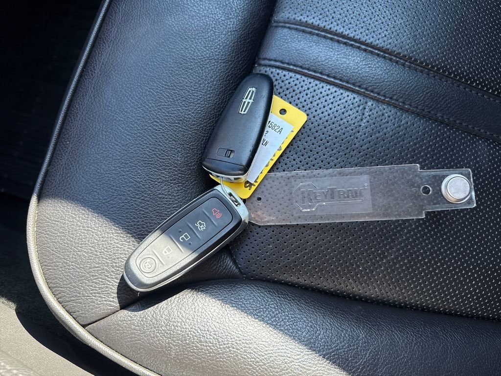 2012 Lincoln MKX Base