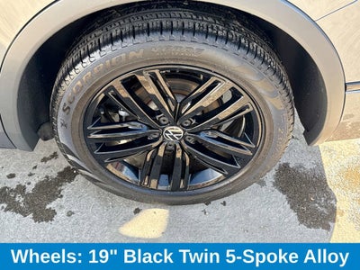 2022 Volkswagen Tiguan SE R-Line Black