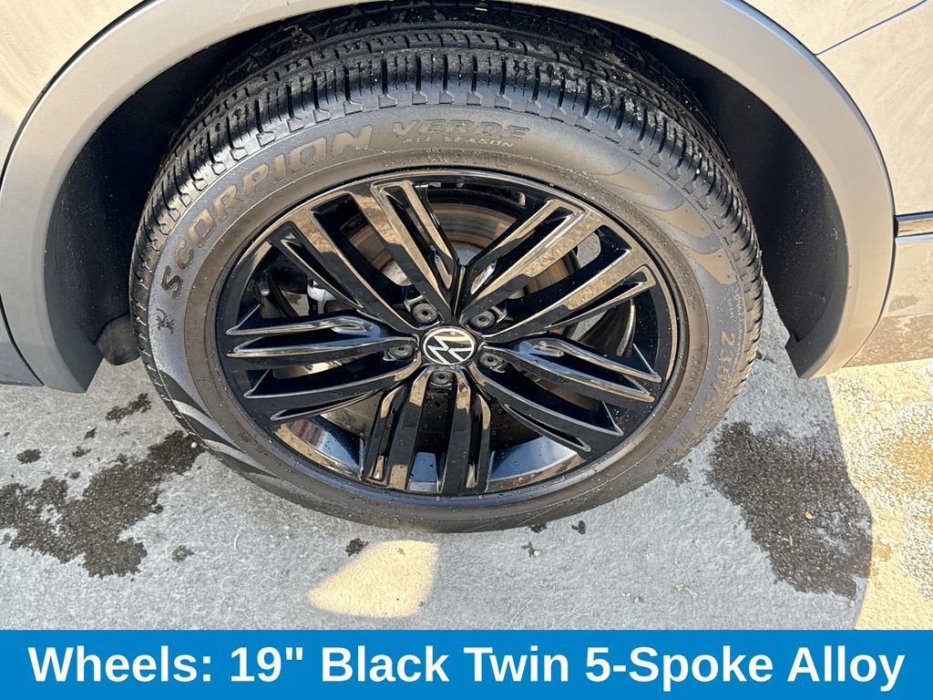 2022 Volkswagen Tiguan SE R-Line Black
