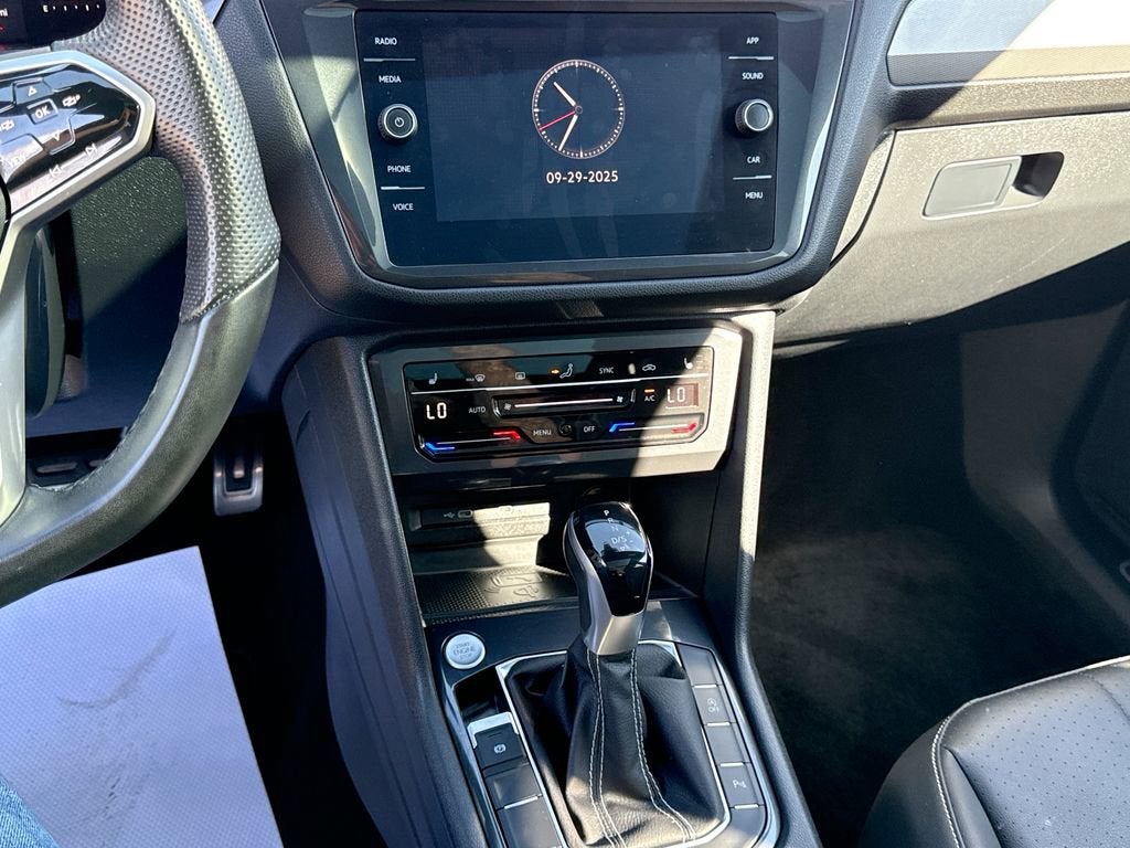 2022 Volkswagen Tiguan SE R-Line Black