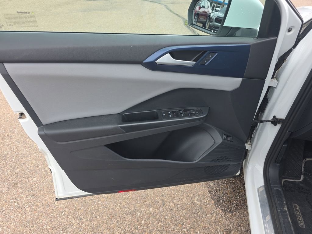 2023 Volkswagen Taos SE