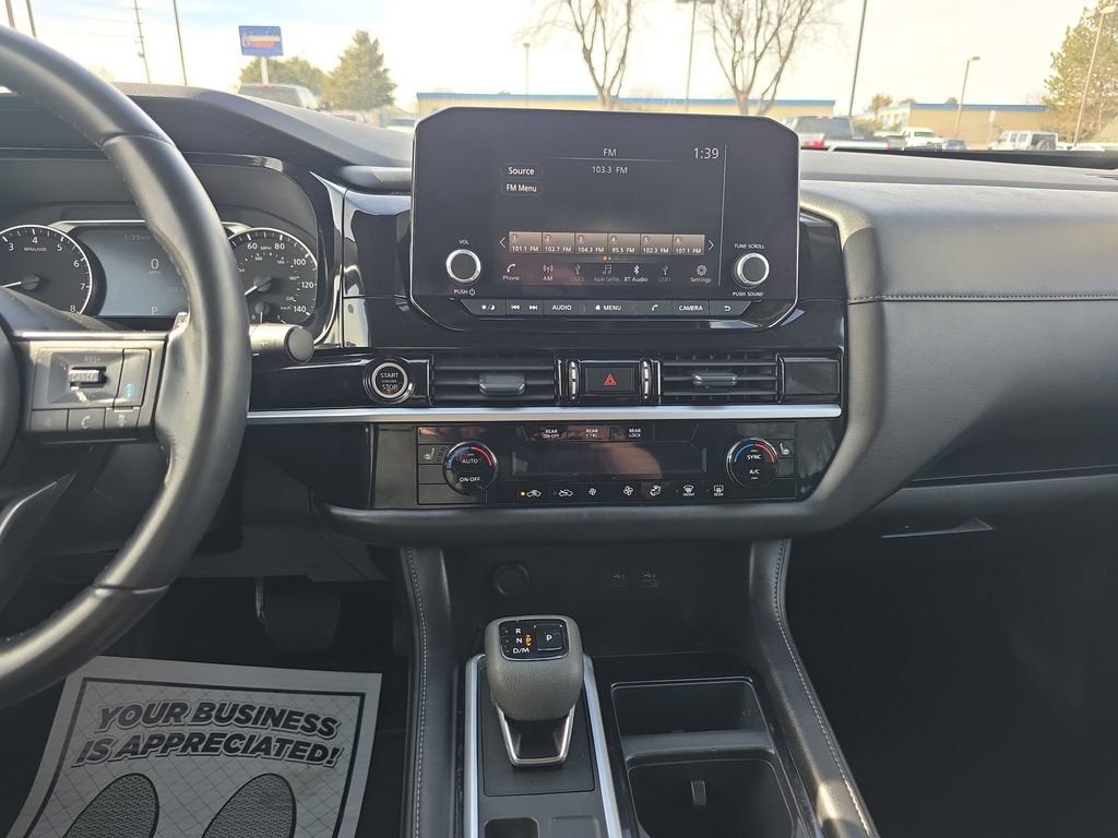 2024 Nissan Pathfinder SV