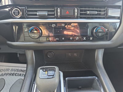 2024 Nissan Pathfinder SV