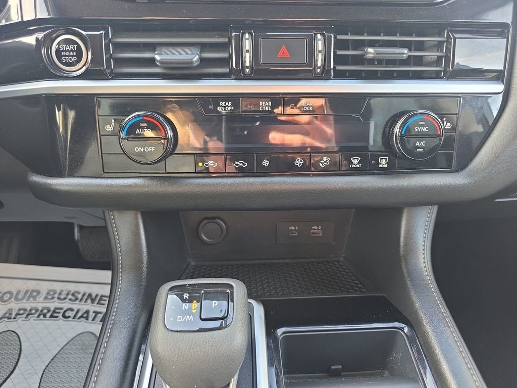 2024 Nissan Pathfinder SV