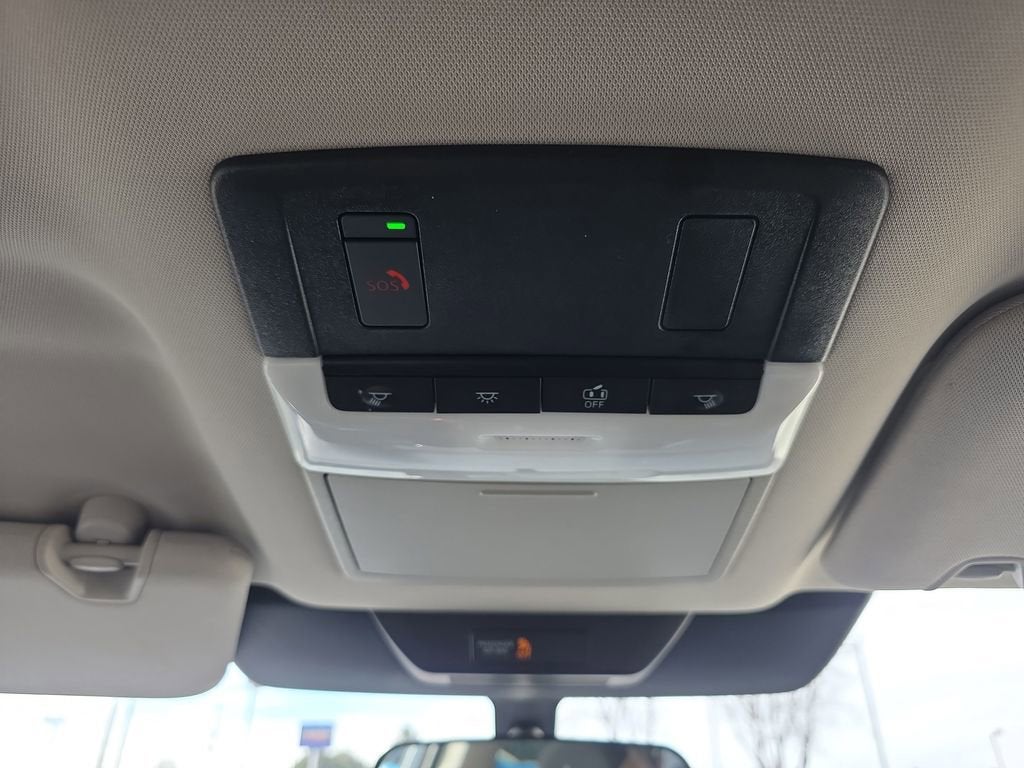 2024 Nissan Pathfinder SV