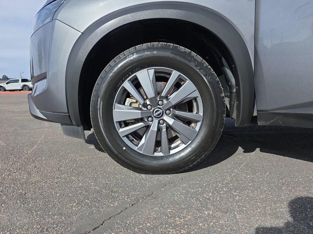 2024 Nissan Pathfinder SV